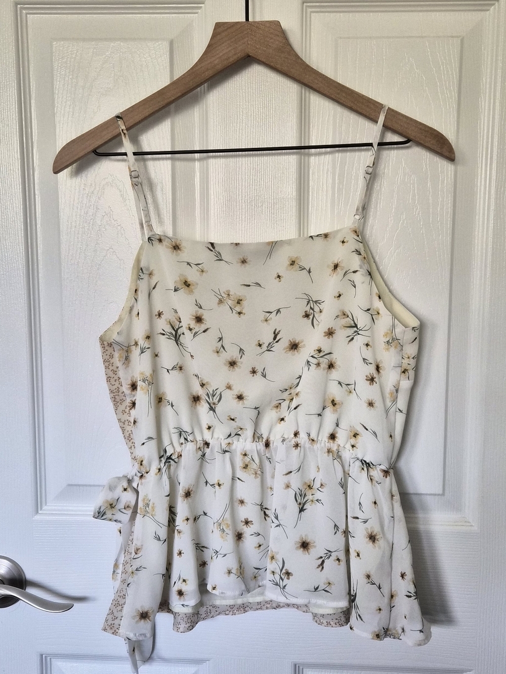 Paper Crane Floral Wrap Camisole Top | Size Medium | Tie Side Peplum Blouse - Picture 4 of 11